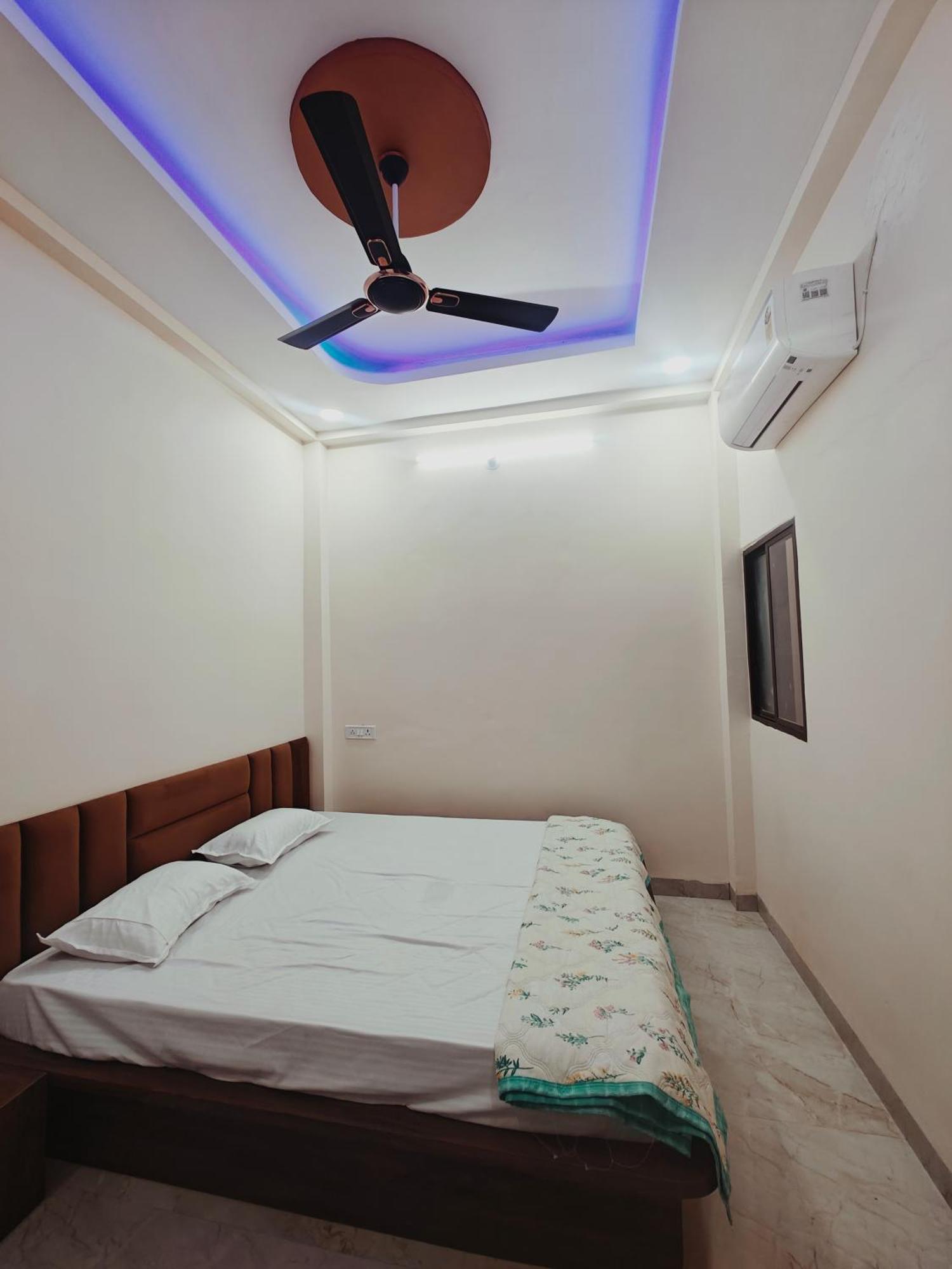 Nandi Homes Homestay Ujjain Bagian luar foto